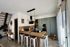 Microonde, forno, piano cottura, lavastoviglie
