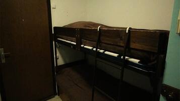 Fer et planche Ă repasser