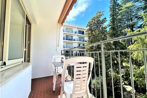 Property grounds - Apartment in Provence near Thermal Baths (GREOUX LES BAINS)