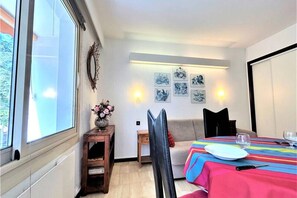 Dining - Apartment in Provence near Thermal Baths (GREOUX LES BAINS)