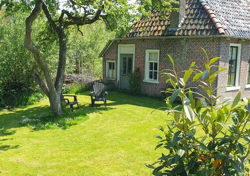 Charming holiday cottage with a private garden.
