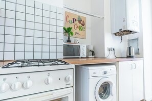 Basic Apartment | Private kitchen | Fridge, microwave, oven, stovetop - Affordable 2BR Apt Long Stay Stadthalle (Vienna)