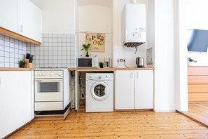 Basic Apartment | Private kitchen - Affordable 2BR Apt Long Stay Stadthalle (Vienna)