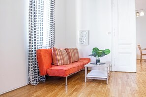 Basic Apartment | Living area - Affordable 2BR Apt Long Stay Stadthalle (Vienna)