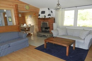 Smart TV, fireplace, video games, DVD player