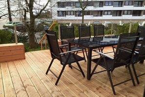 Outdoor dining - Holiday home with 4 bedrooms (Kellenhusen)
