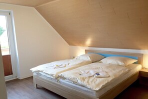 4 bedrooms, free WiFi - Holiday home with 4 bedrooms (Kellenhusen)
