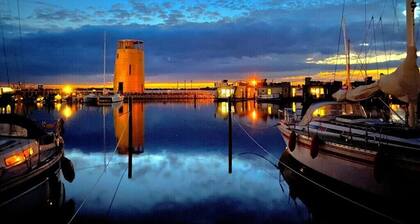 Hausboot in Burgtiefe mit Schwimmbecken