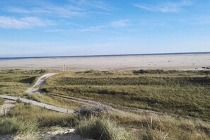 On the beach - Holiday apartment with 2 bedrooms (Wittdün)