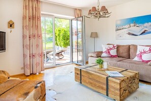 Smart TV - Holiday apartment with 2 bedrooms (Reit im Winkl)
