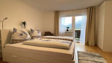 2 bedrooms, iron/ironing board, WiFi (free), bed sheets
