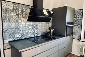 Fridge, microwave, oven, stovetop - Holiday home in Neichen with barbecue (Neichen)