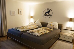 1 bedroom, travel cot, free WiFi, bed sheets