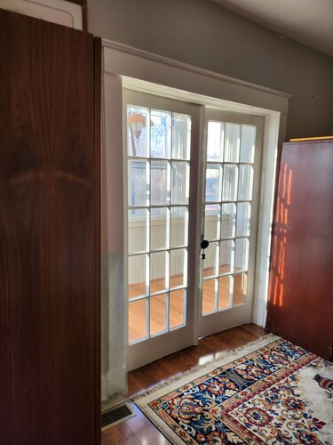 Enjoyable 1-bedroom apartment with AC in vibrant Baltimore