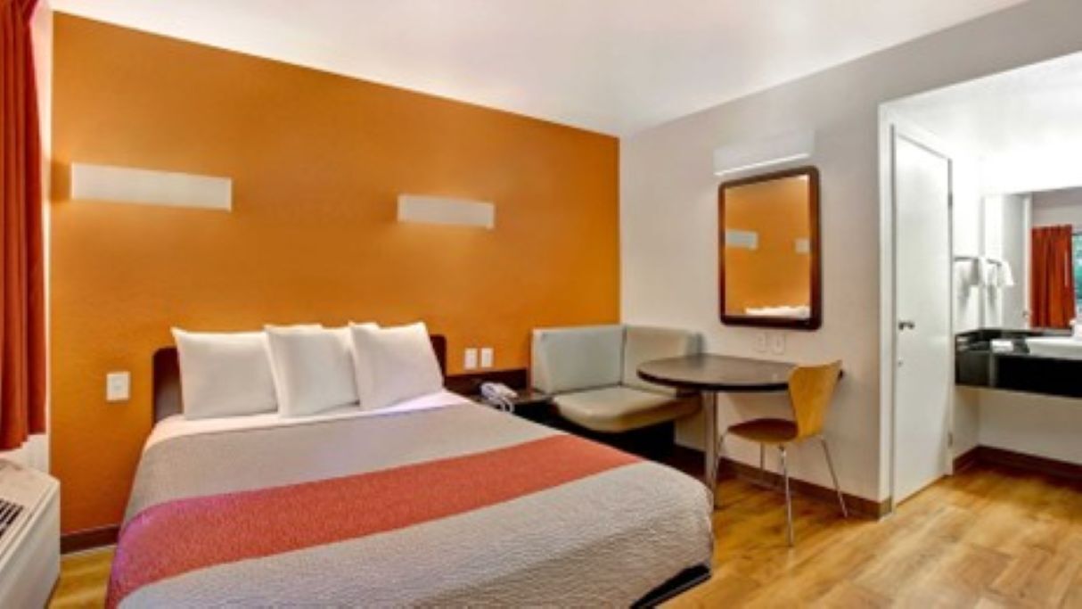 Bügeleisen/Bügelbrett, WLAN, Bettwäsche