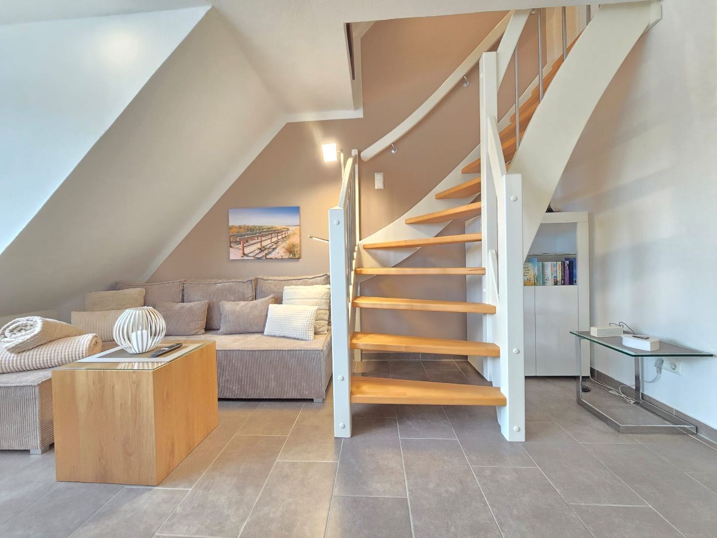 電視、DVD 播放機、音響