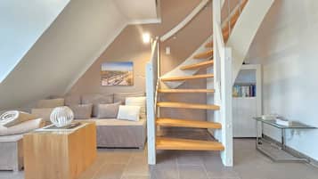 Fernseher, DVD-Player, Stereoanlage