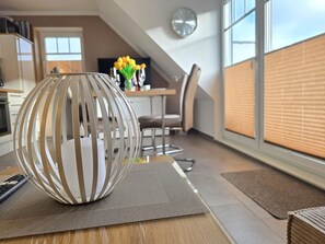 Dining - Ferienwohnung Meerglück - Welcome to the Meerglück vacation apartment in Norddeich (Norden)