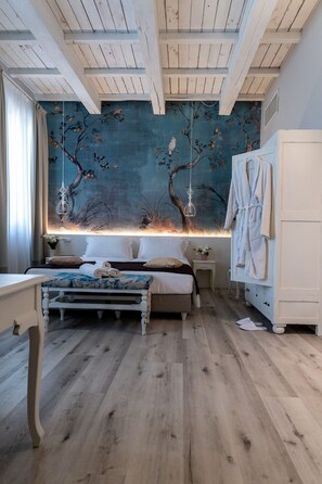 12 habitaciones, cuna de viaje y wifi gratis 