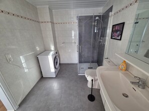 Handtücher, Seife, Toilettenpapier