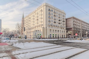 Exterior - Lumina airy apartment with balcony (Warszawa BIG)