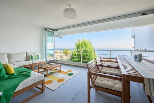 Serene Sea View Family Escape with Private Sauna