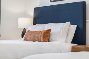 Iron/ironing board, free WiFi, bed sheets - Gateway Suites: Lovely views near Banff (Harvie Heights)