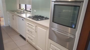 Microwave, stovetop, dishwasher