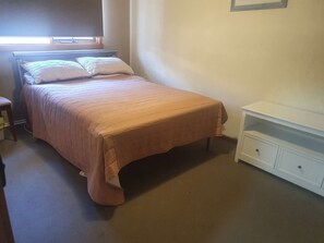 Bed sheets - Nice 3-bedroom house with AC in charming Rosebud (Rosebud)