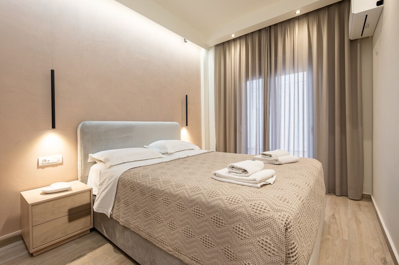 2 chambres, fer et planche à repasser, Wi-Fi, draps fournis