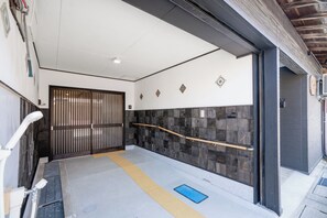 Tremannsrom – familie | Overnattingsstedets uteområder