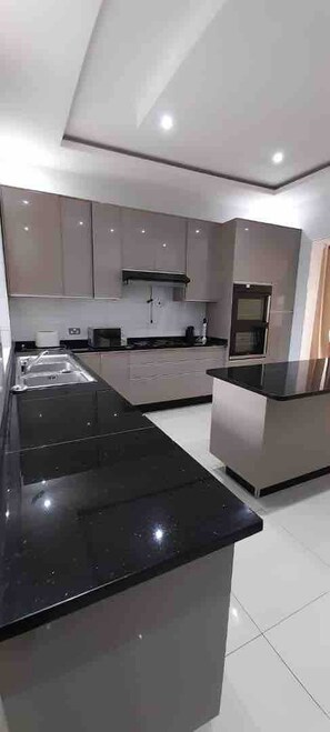 Interior - Villa With 4 Bedrooms (Lusaka)
