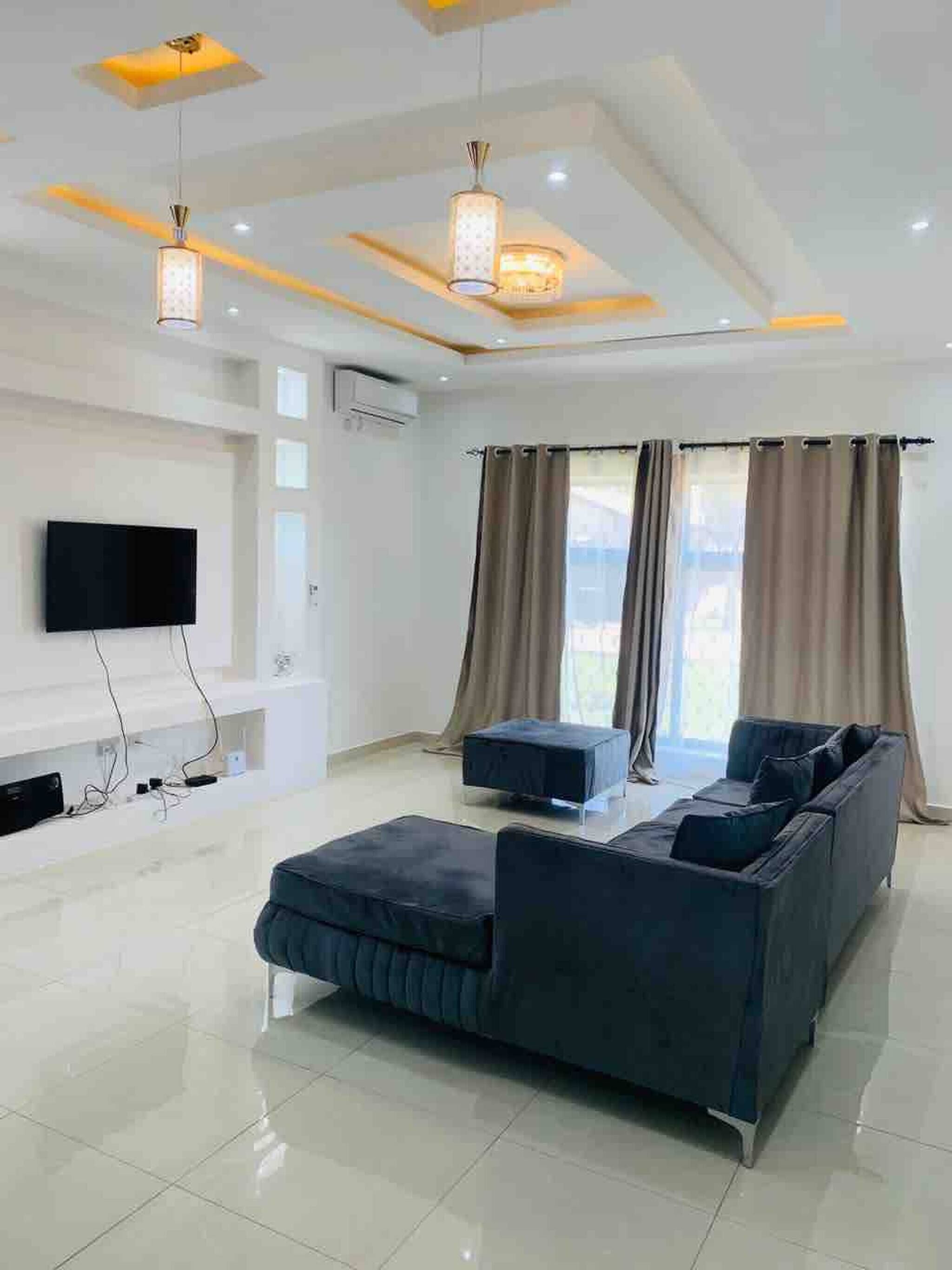 House, 4 Bedrooms, Accessible, Smoking | Living room
