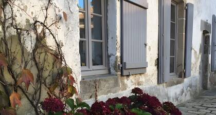 Maison de vacances « Logis Vendéen, 40 min de la mer » 14pers - piscine , terrasse et Wi-Fi