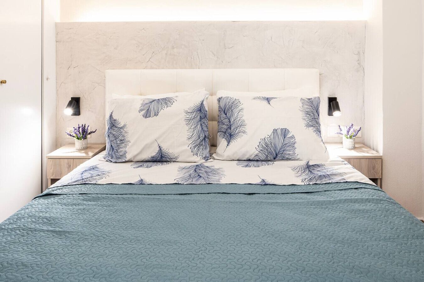 WiFi, bed sheets