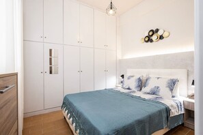 WiFi, bed sheets - The Dockside Stay - Steps away from the Beach (Kos)