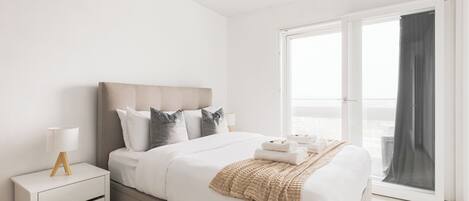 1 chambre, fer et planche à repasser, draps fournis