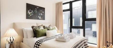 2 chambres, fer et planche à repasser, Wi-Fi, draps fournis