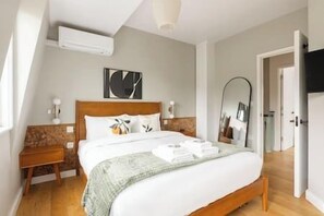 2 bedrooms, iron/ironing board, WiFi, bed sheets - New! Cosy 2BR Home w/Garden&Balcony in Greenwich (Greater London)