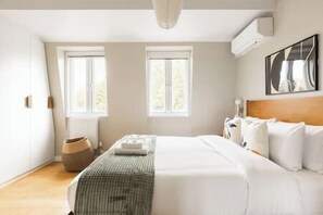 2 bedrooms, iron/ironing board, WiFi, bed sheets - New! Cosy 2BR Home w/Garden&Balcony in Greenwich (Greater London)