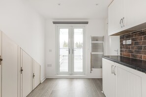 Interior - Peaceful multilevel 2BR flat w/Garden in Fulham (London)