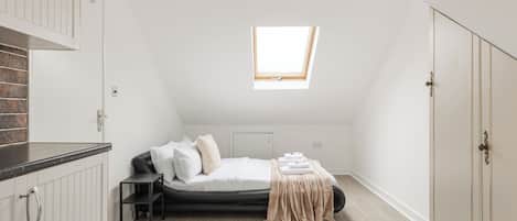 WiFi, bed sheets
