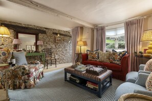 Televisión, chimenea