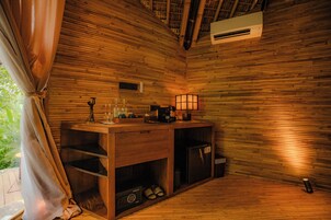 Superior Villa, River View | Interior