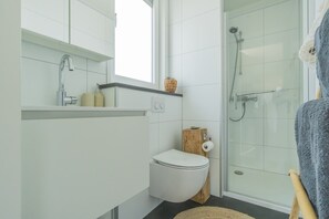 Bathroom - Stylish Ibiza-style dune villa located at Duinvilla's Schouwenduin, near the Burgh-Haamstede coast. (Burgh-Haamstede)