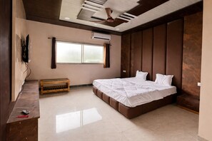super deluxe room - The Golden Wings Hotel  (Dewas)
