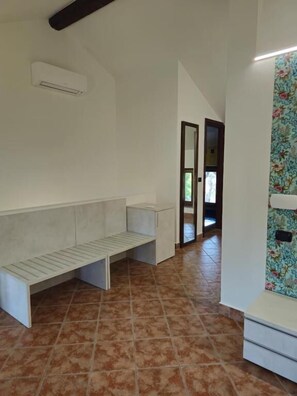 Superior Double or Twin Room, Garden View | Interior - B&B Cascina del Gelso (Santena)
