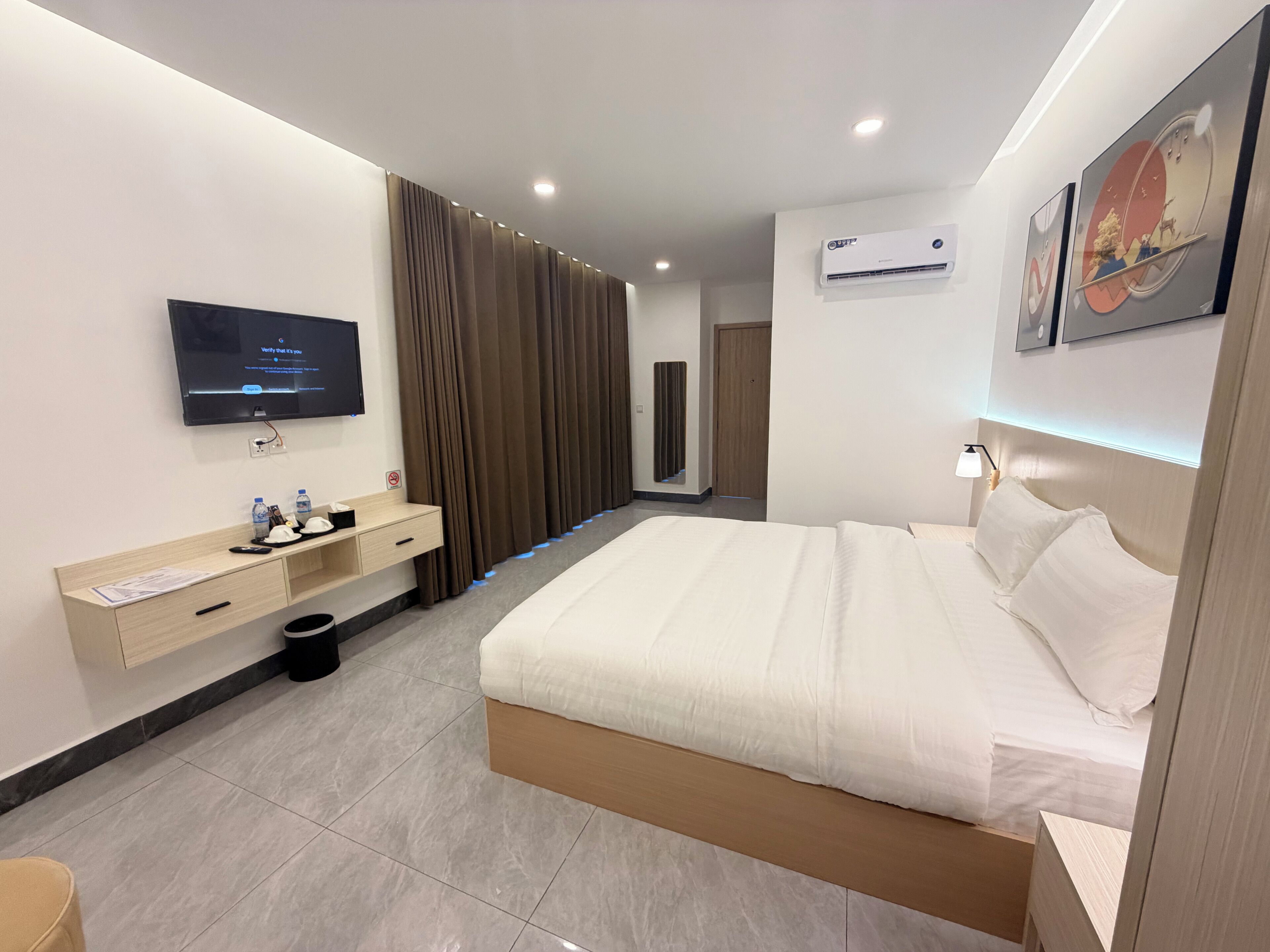 Deluxe Double Room, City View | Desk, laptop workspace, free WiFi