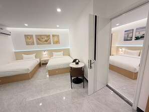 Desk, laptop workspace, free WiFi - The Sky Plus (Preah Sihanouk)