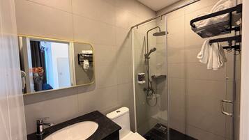 Superior Double Room, City View | Bathroom | Shower, free toiletries, hair dryer, bathrobes